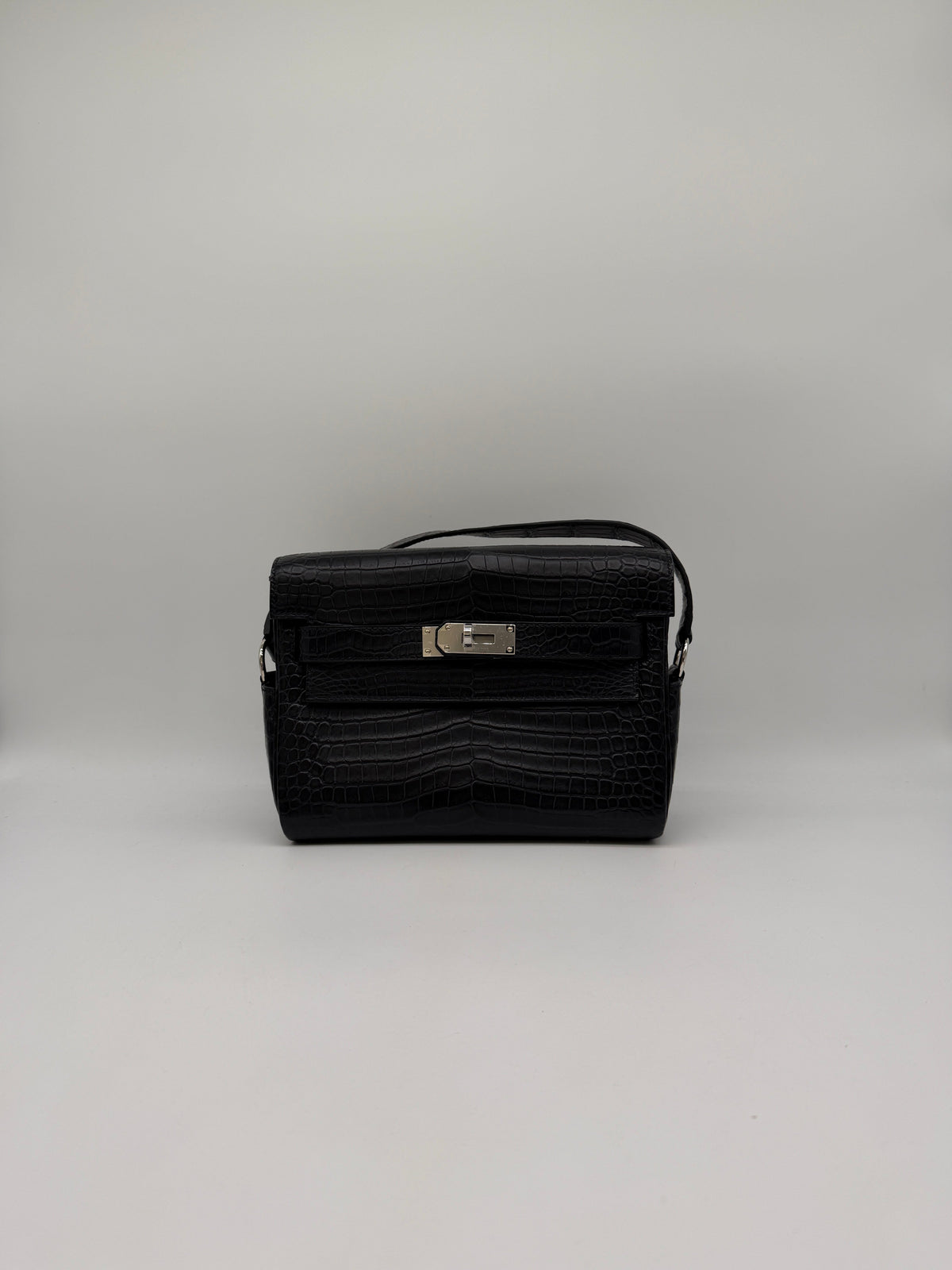 Hermès Kelly Messenger PM Black Matte Porosus Palladium Hardware