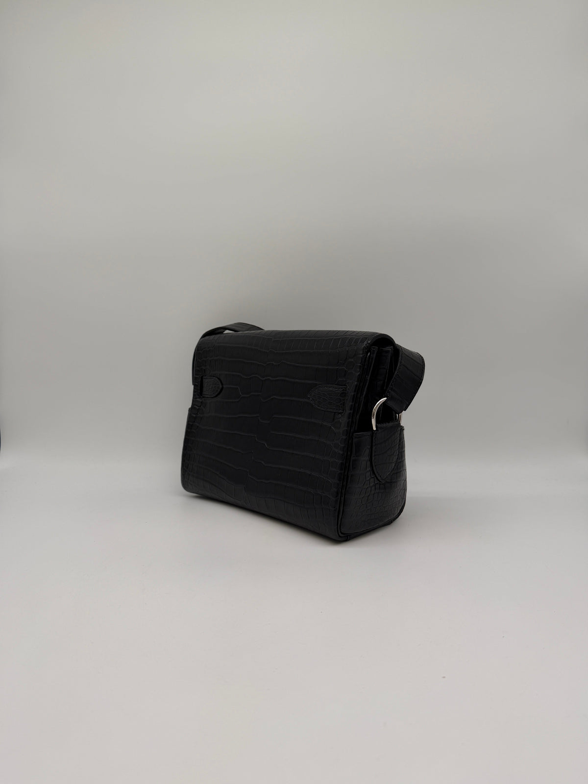 Hermès Kelly Messenger PM Black Matte Porosus Palladium Hardware