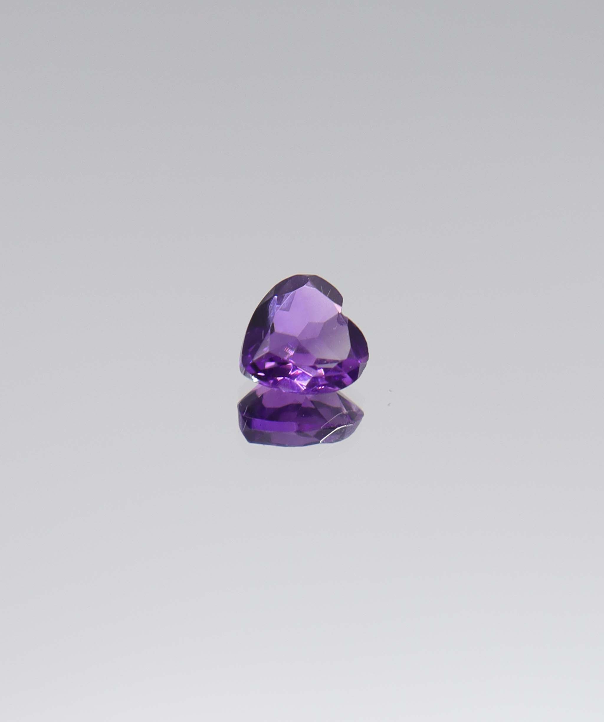 1.86ct  Amethyst heart shape DXBCS6115