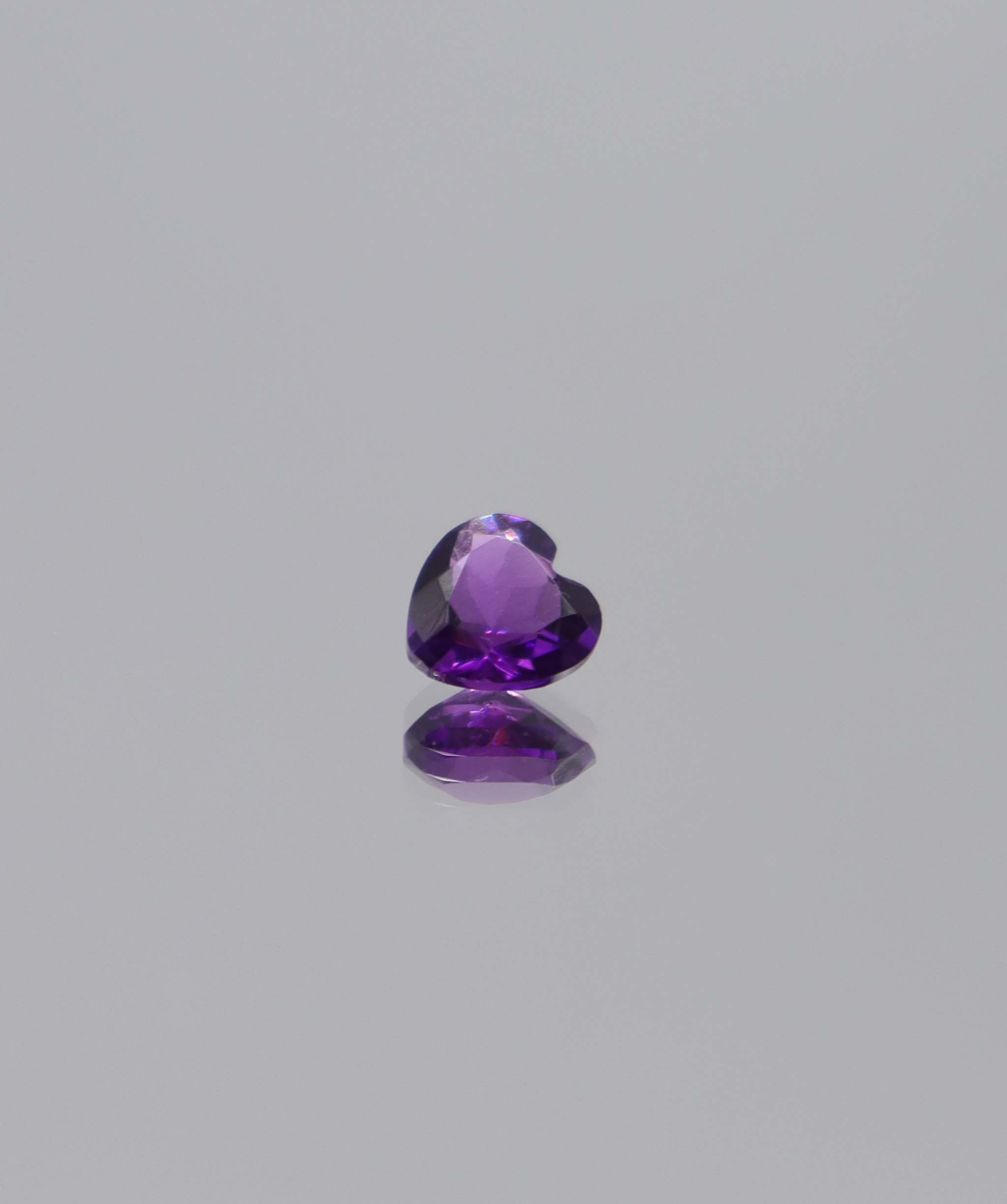 0.69ct Amethyst heart shape DXBCS6097