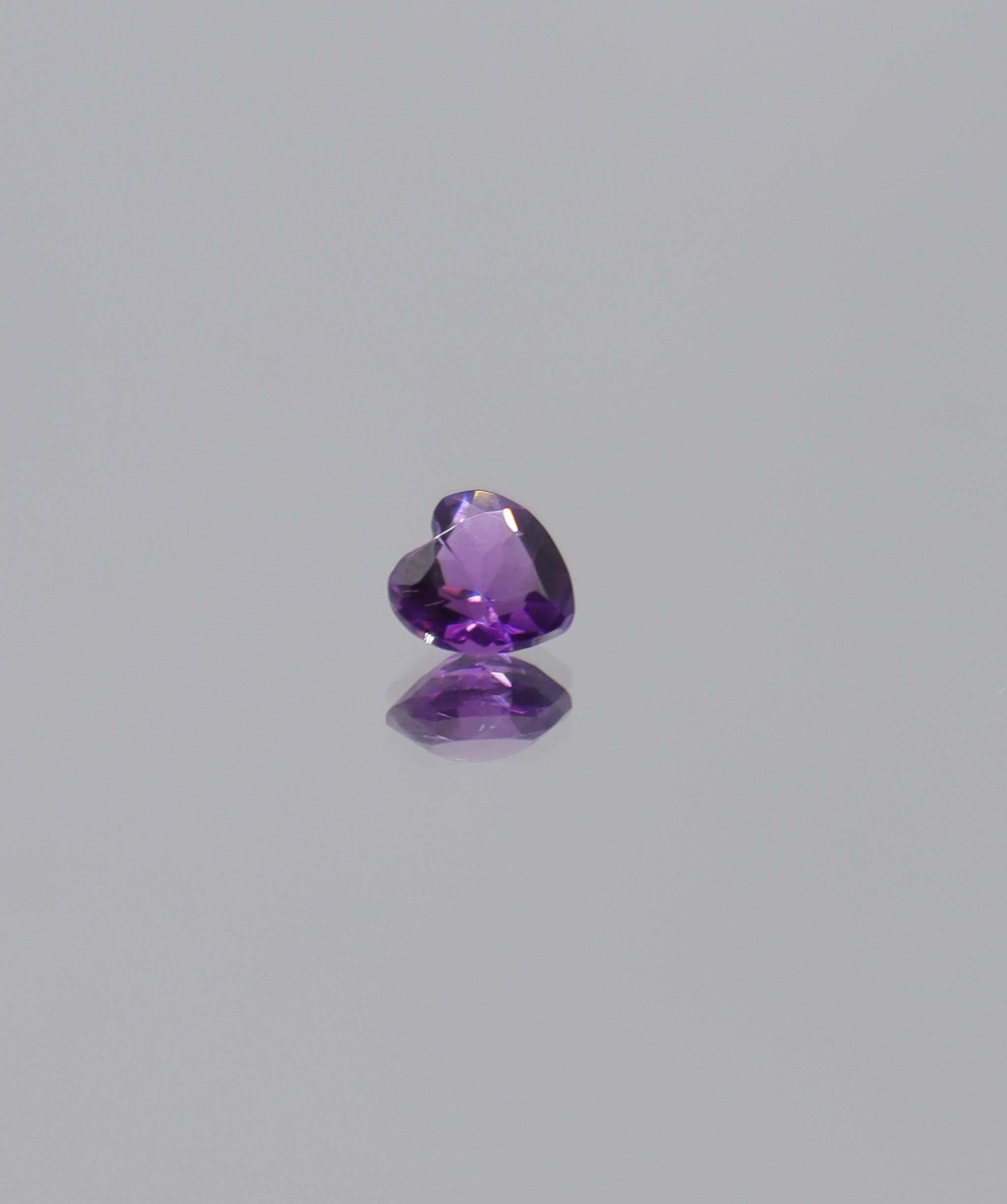 0.74ct Amethyst hear shape DXBCS6099