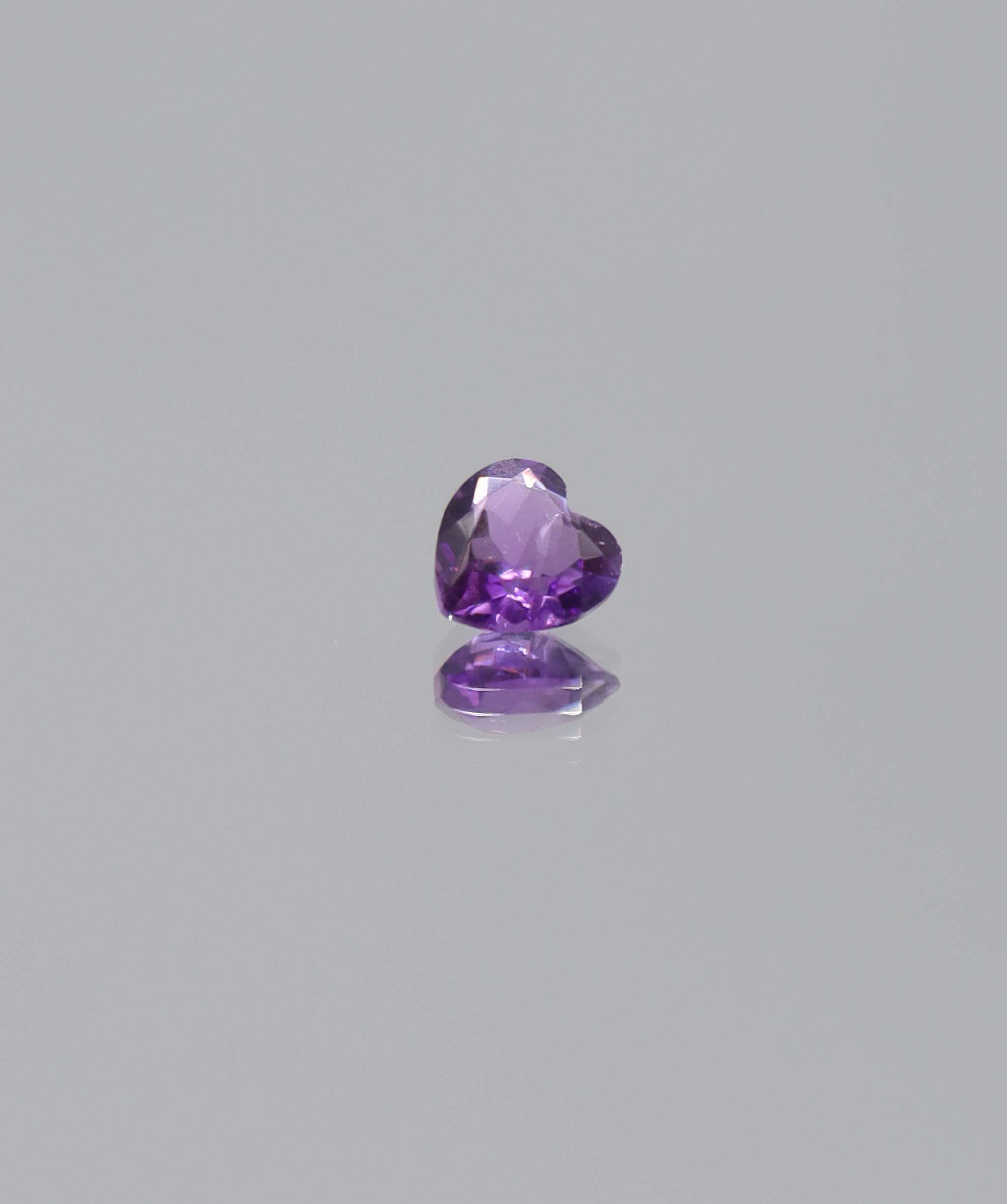 0.67 Amethyst heart shape DXBCS6135