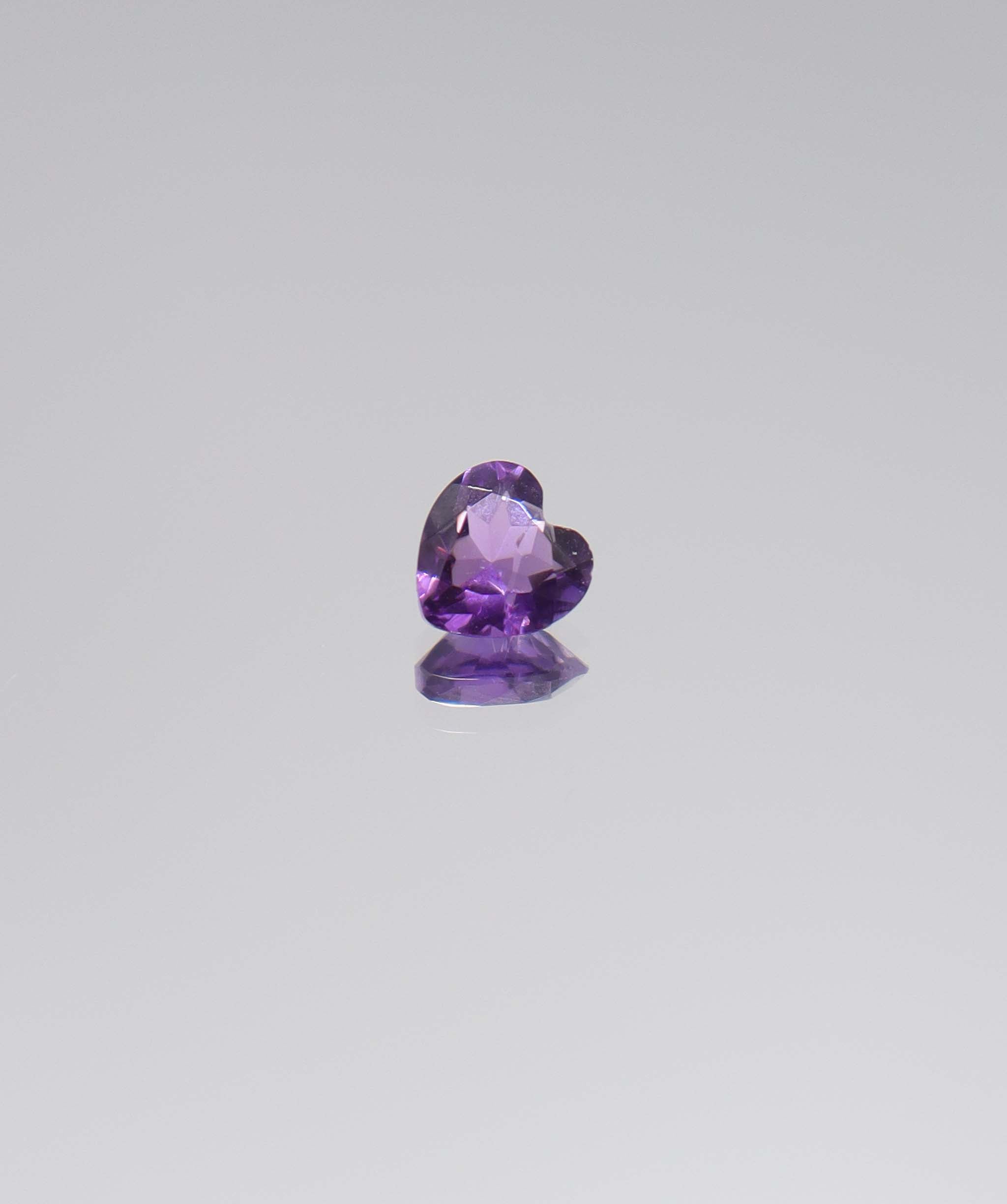0.67 Amethyst heart shape DXBCS6135