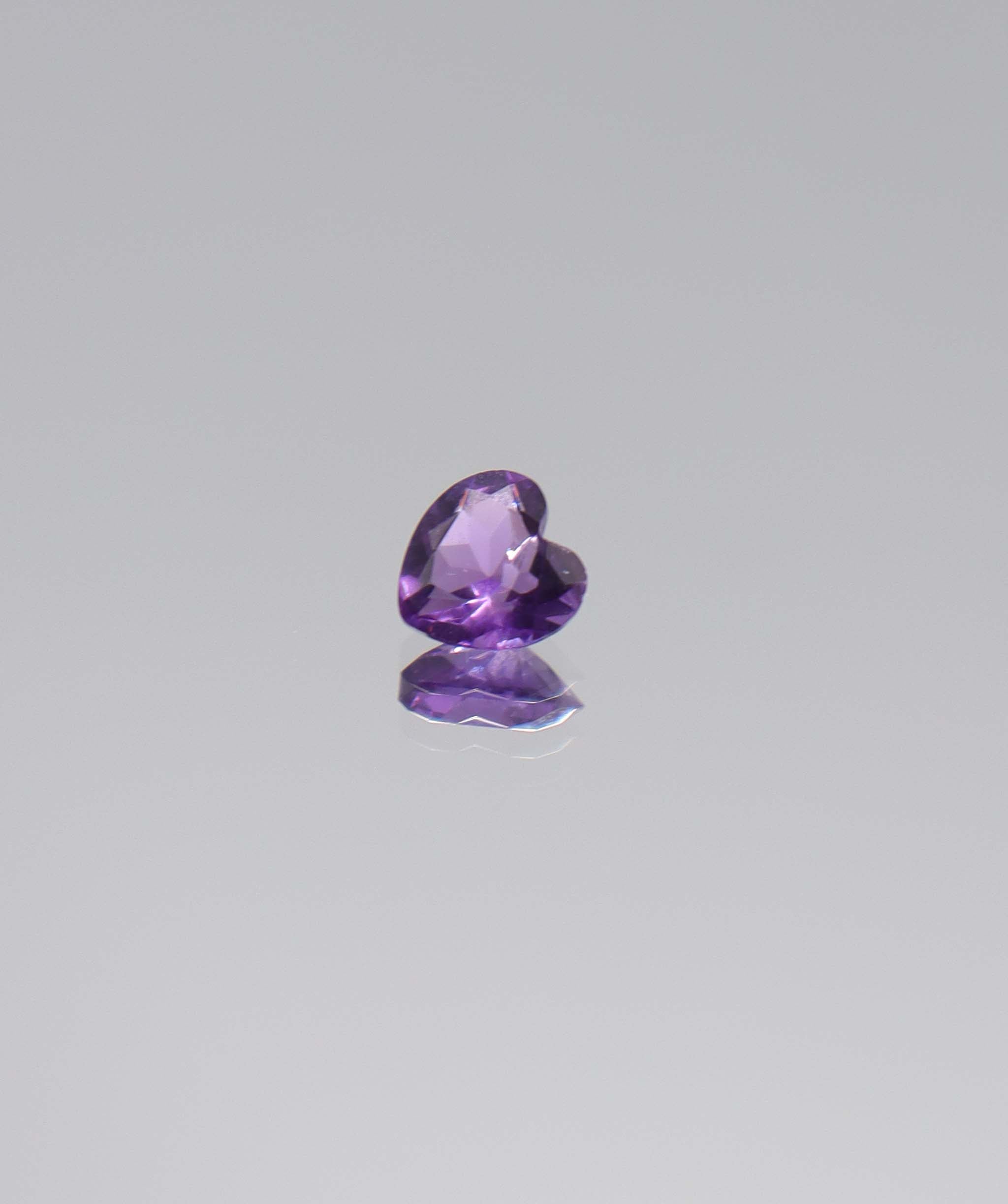 0.67 Amethyst heart shape DXBCS6135