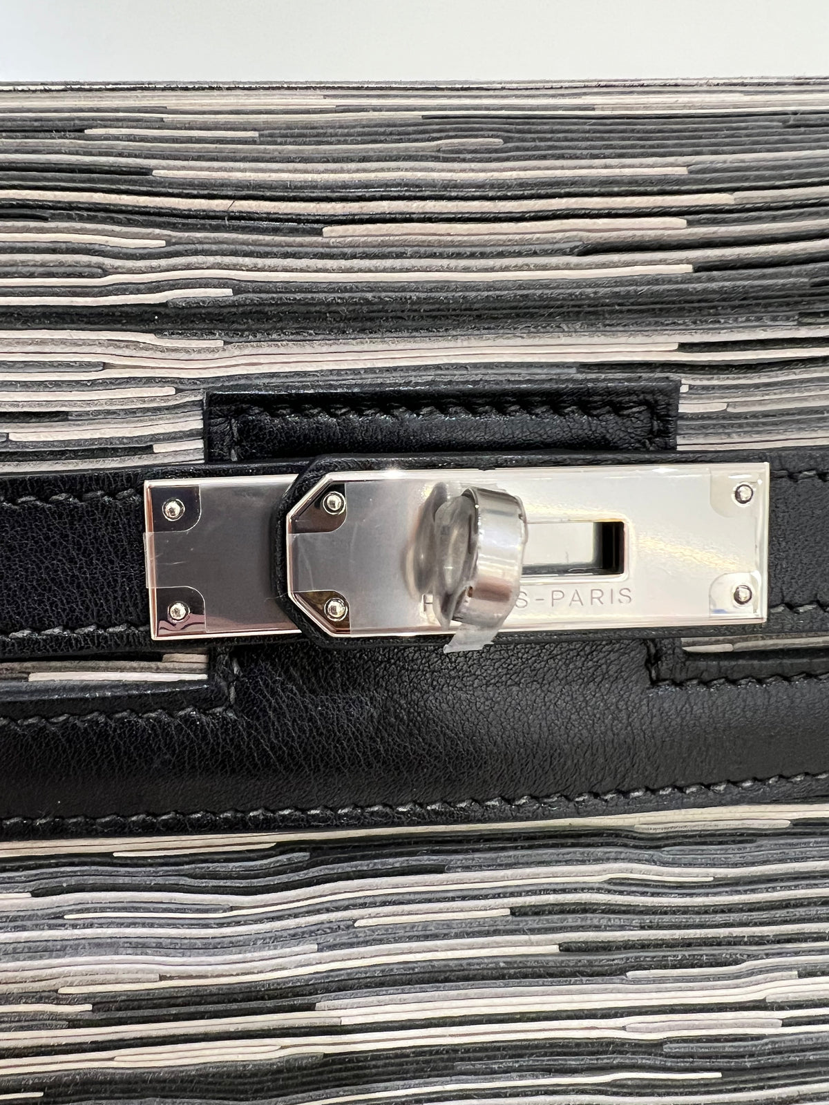 Hermes Kelly 32 Vibrato Black Sellier PHW #C 1999 SYC2367