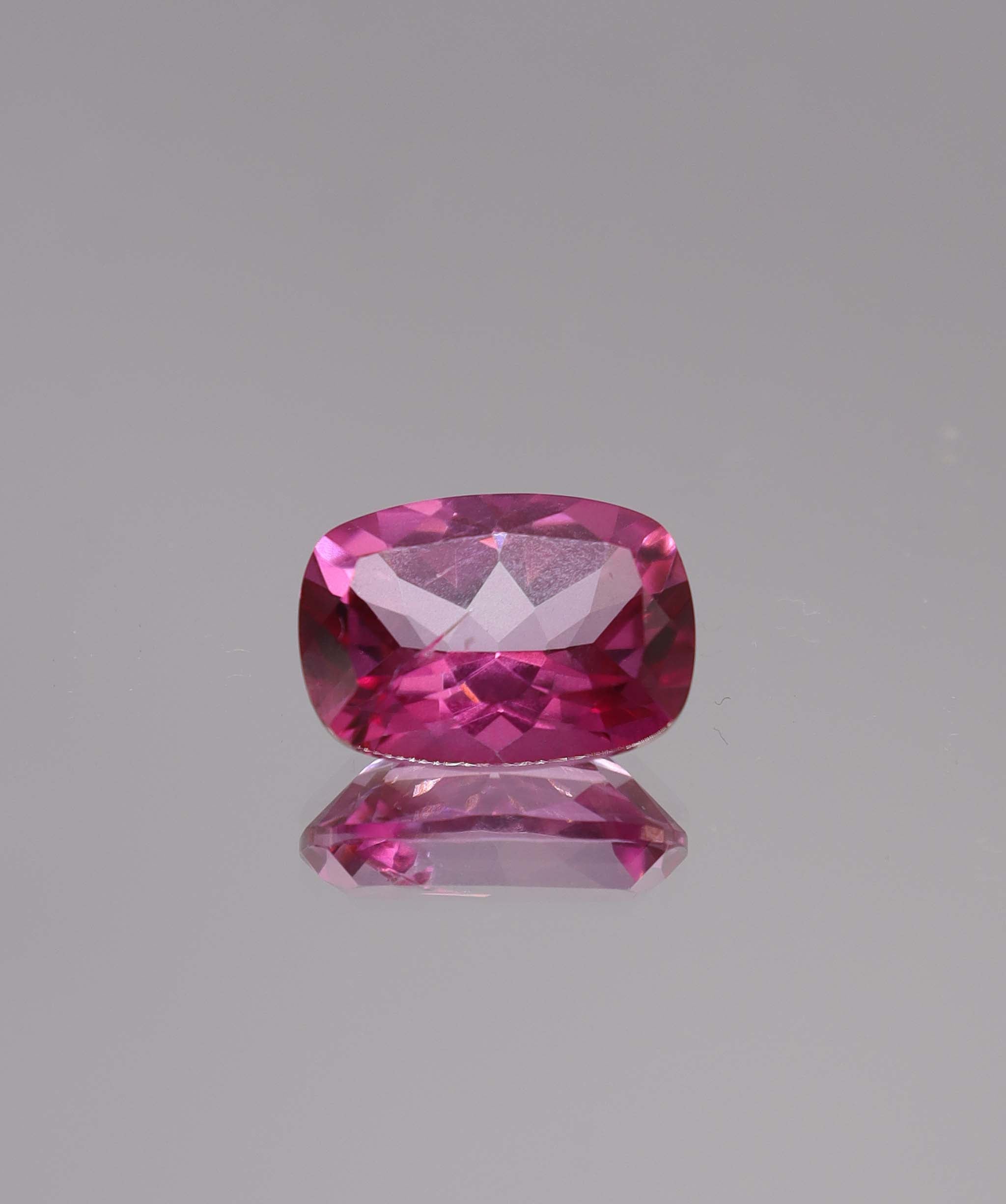 7.96ct Cushion Cut Pink Topaz DXBS6131