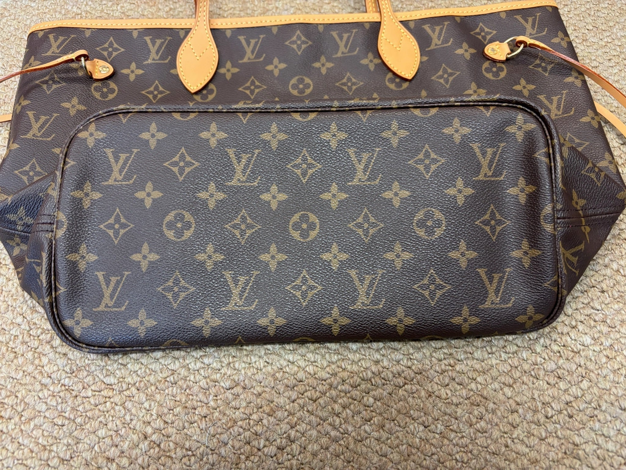 Louis Vuitton Neverfull MM Monogram Tote Bag Fuchsia