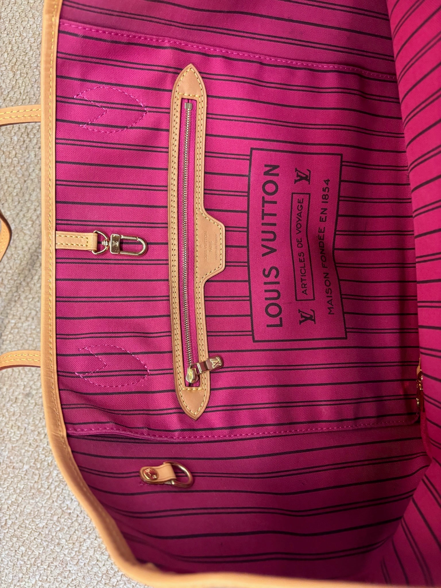 Louis Vuitton Neverfull MM Monogram Tote Bag Fuchsia