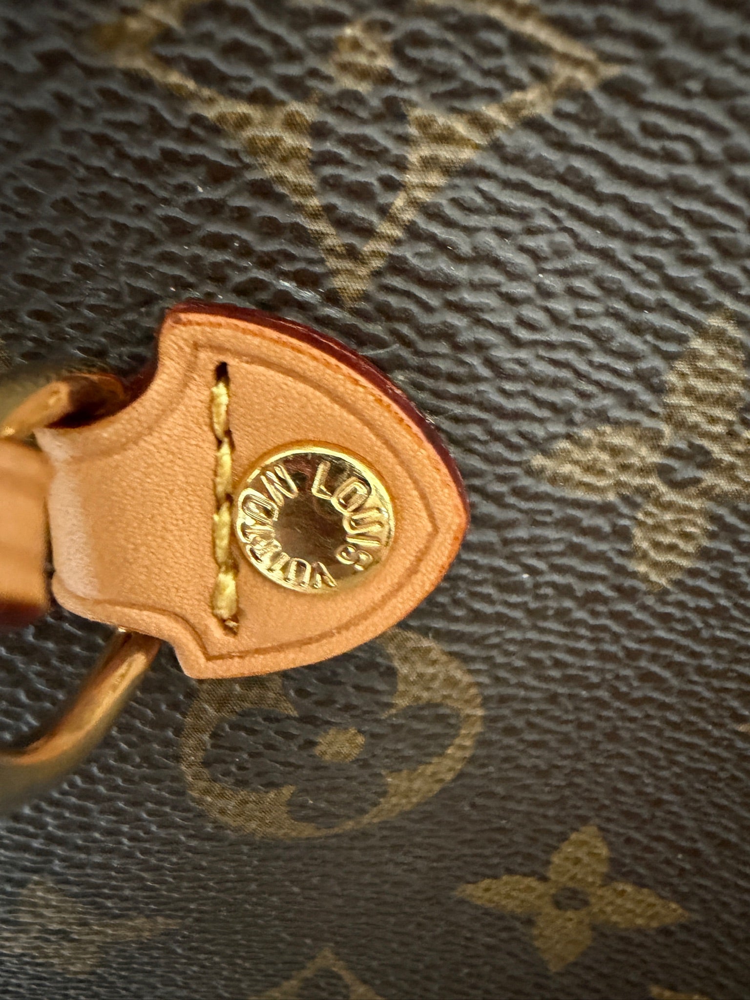 Louis Vuitton Neverfull MM Monogram Tote Bag
