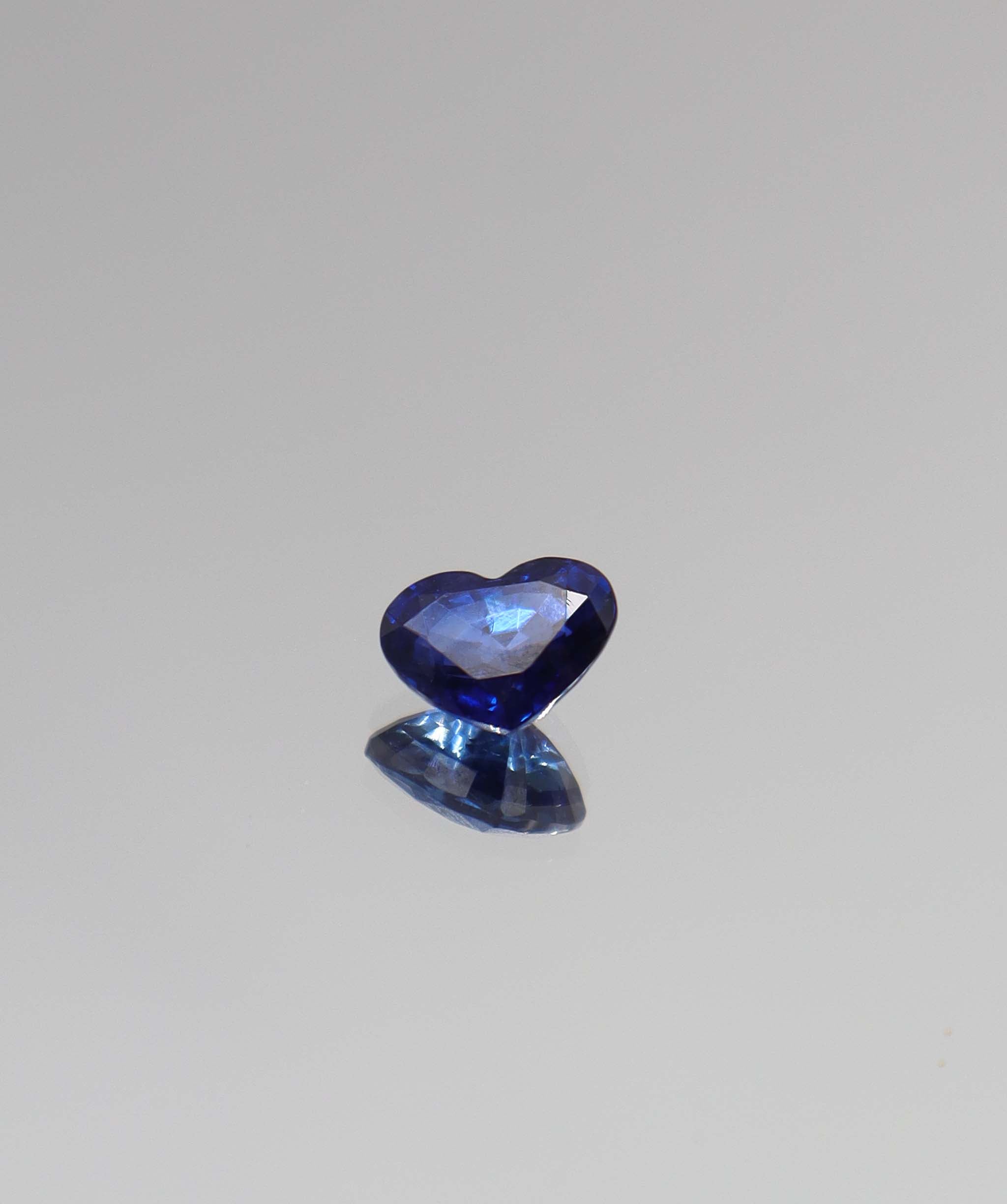 1.60ct Blue Sapphire Heart DXBCS2657