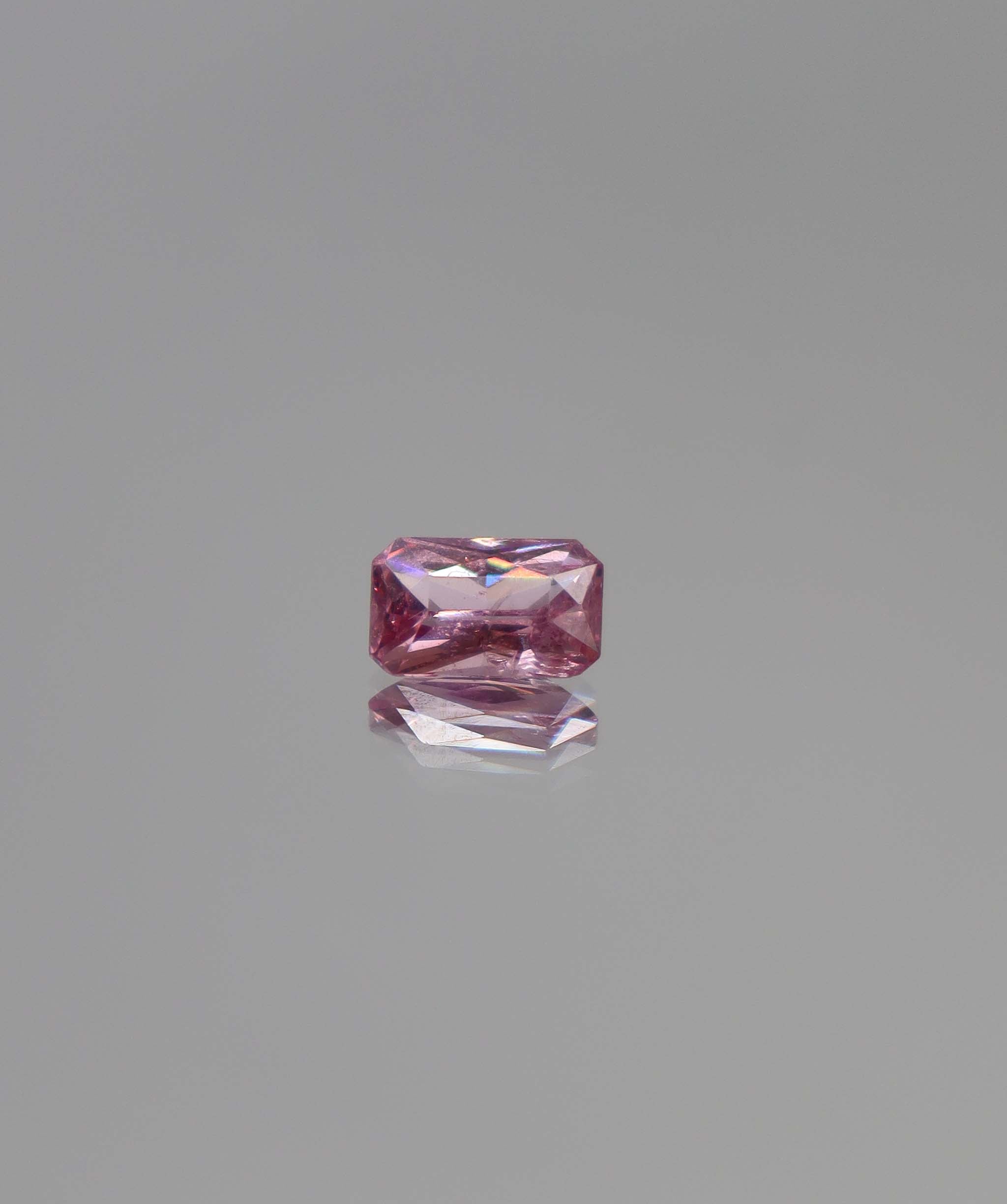 1.42ct Emerald  Mahenge Spinel DXBCS3428