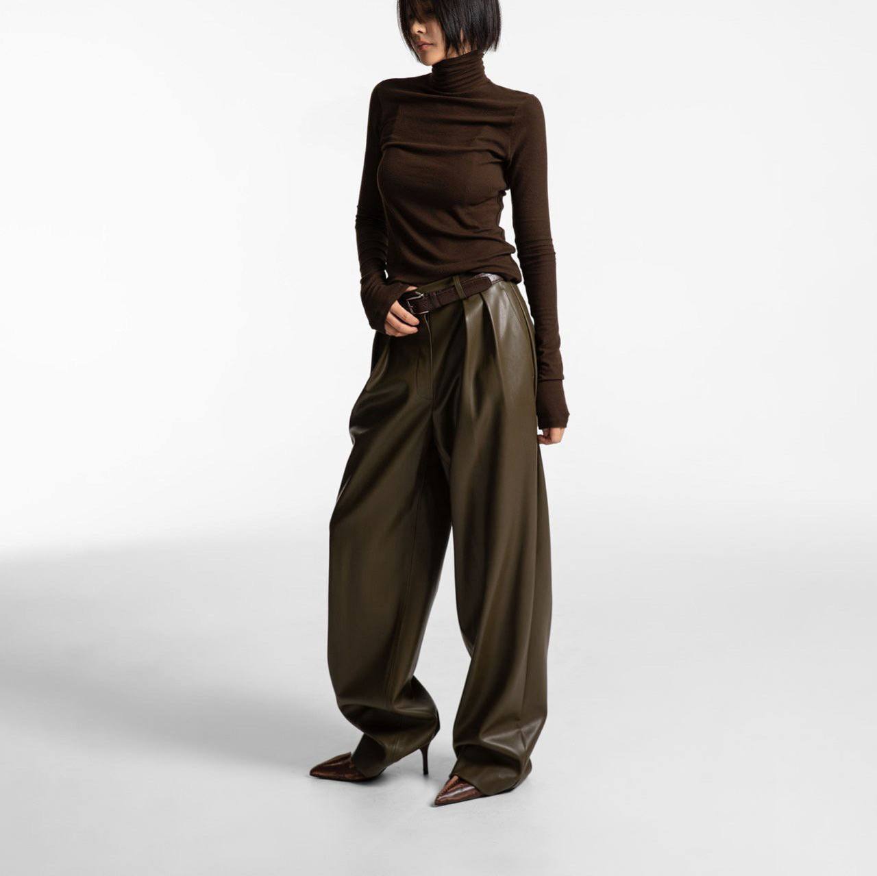 FRONT PLEATED LEATHER TROUSERS (بنطلون)