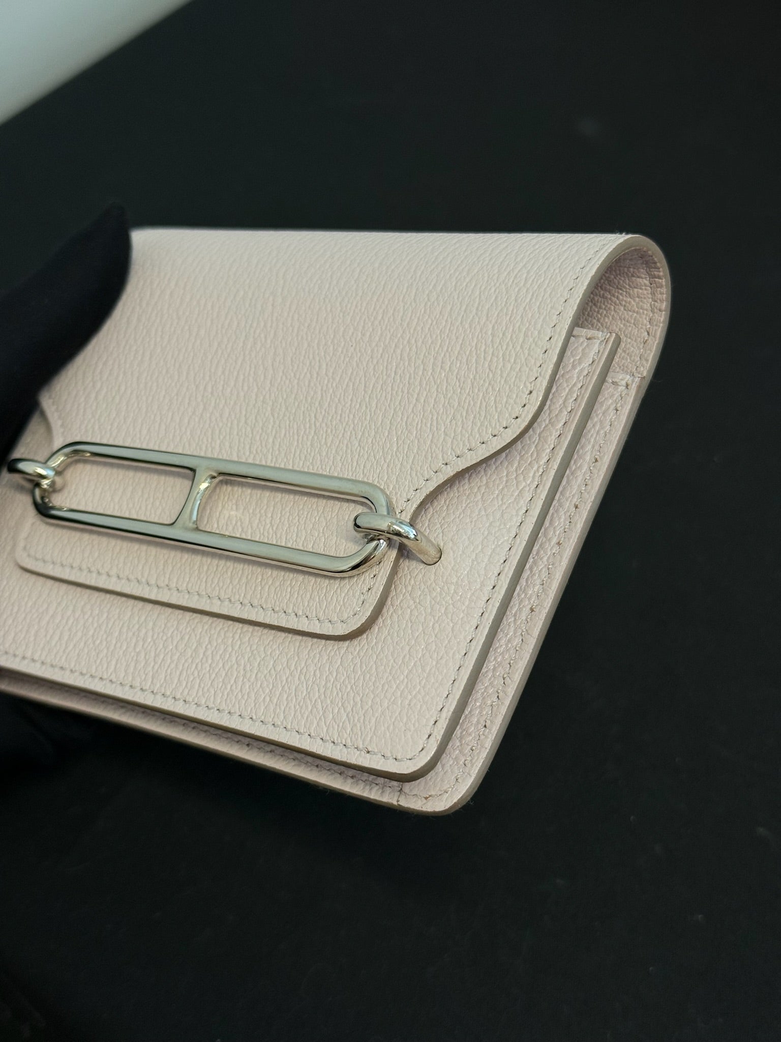 Hermès Mauve Pale Chèvre Mysore Roulis Slim wallet