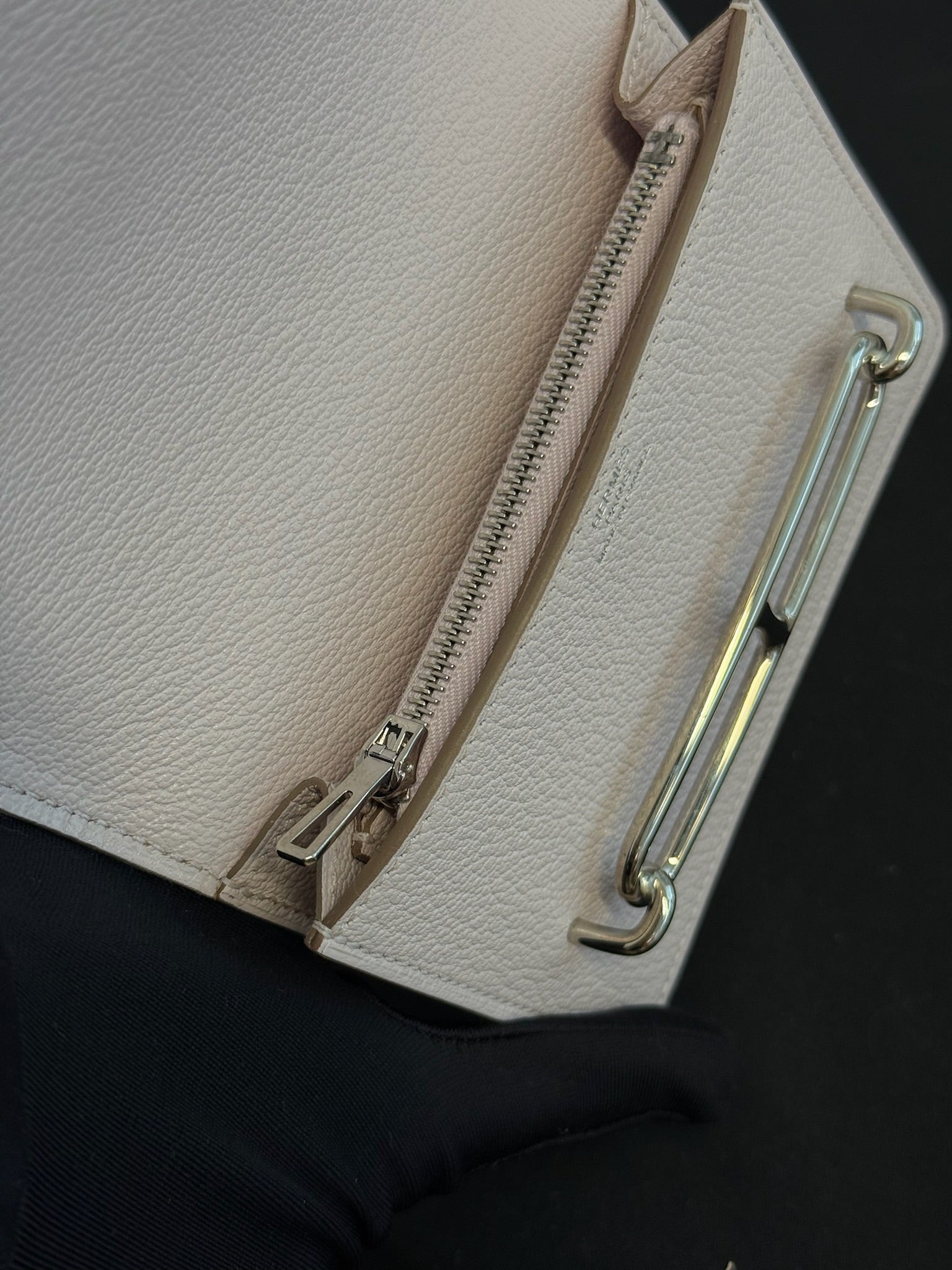 Hermès Mauve Pale Chèvre Mysore Roulis Slim wallet