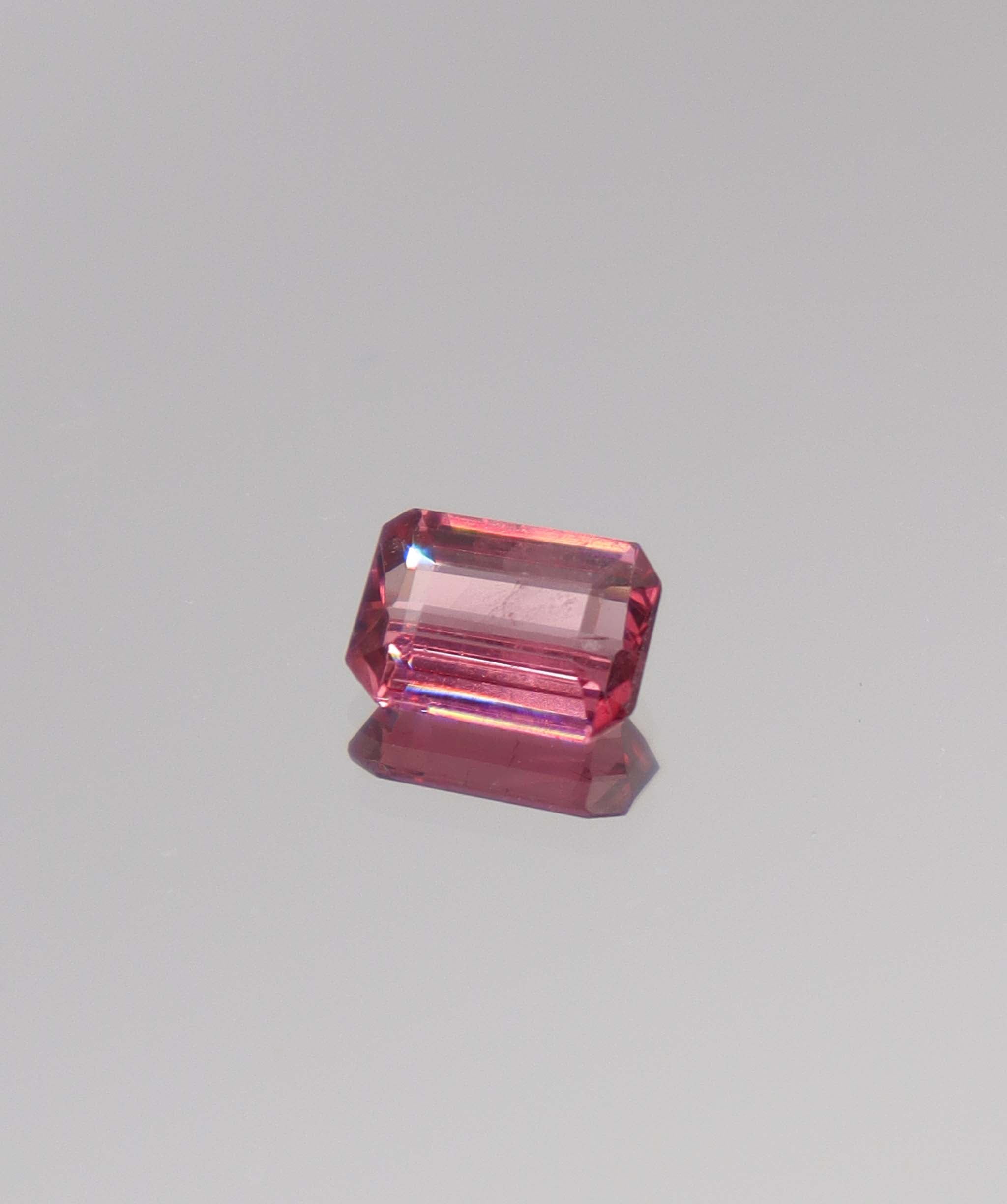 1.25ct Malaia Garnet Emerald cut DXBCS3470