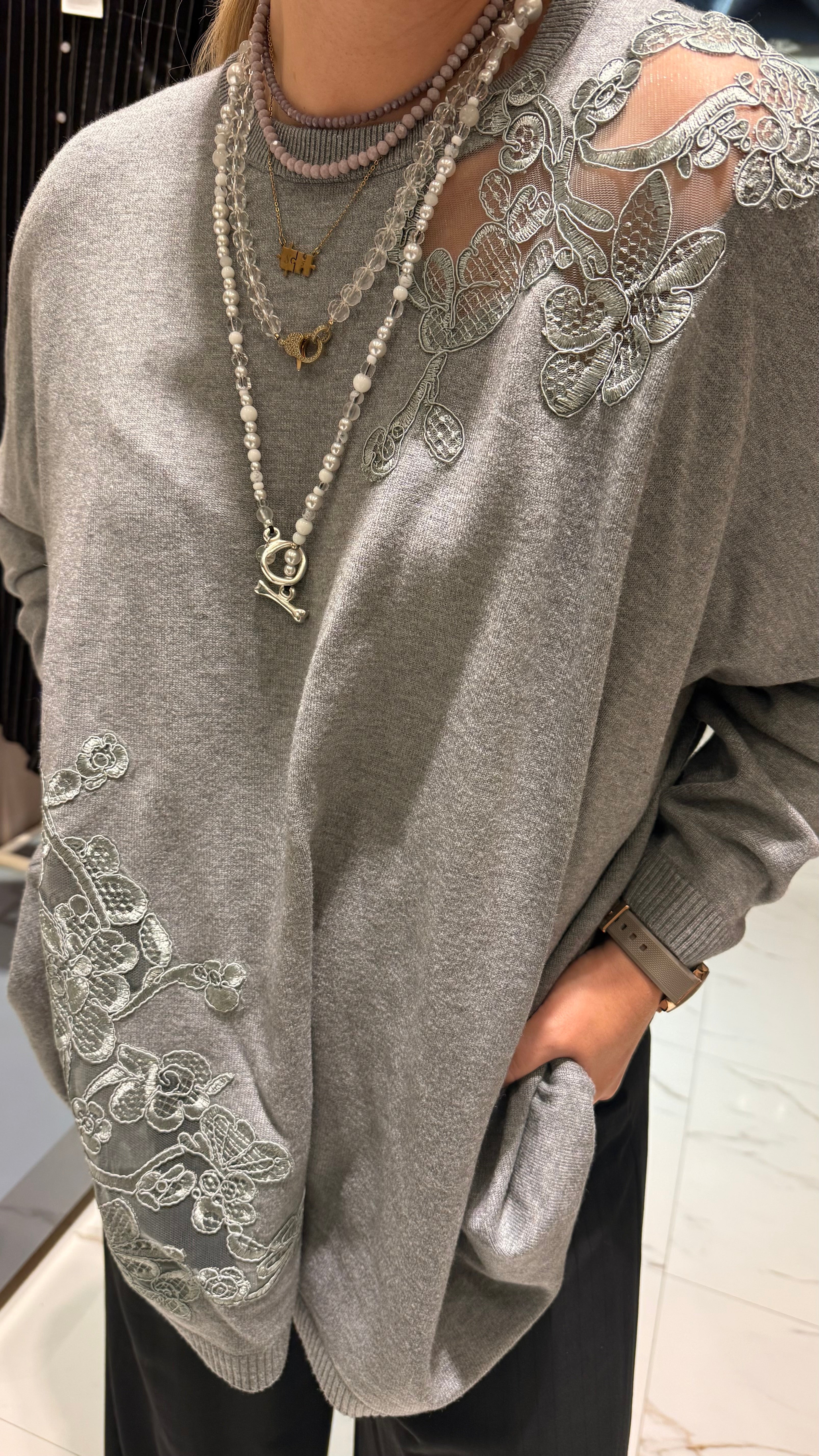 LOOSE FIT LACED DECORATED SWEATER (سترة)"LINA"