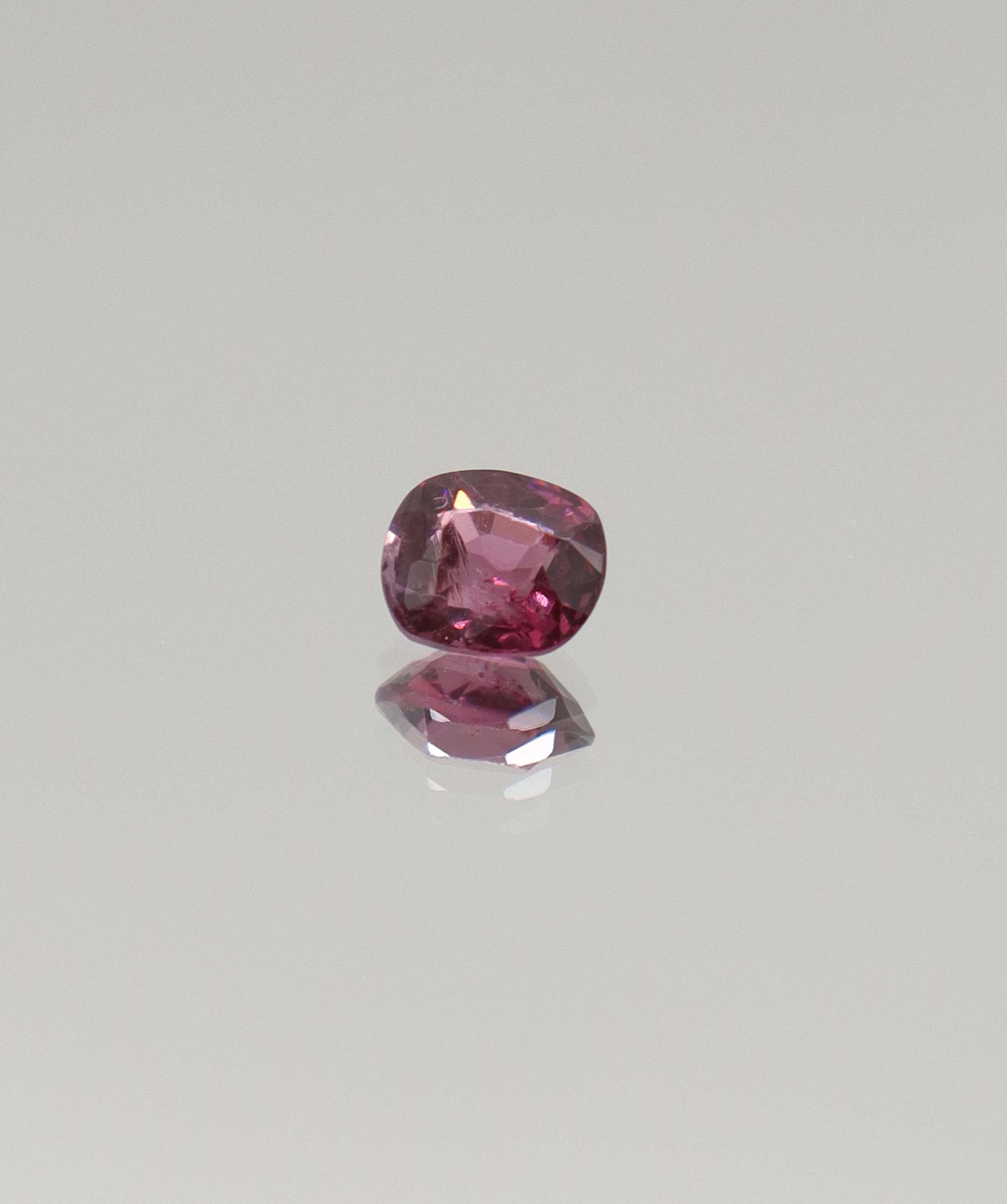 0.82ct Burma Red Spinel DXBS6629