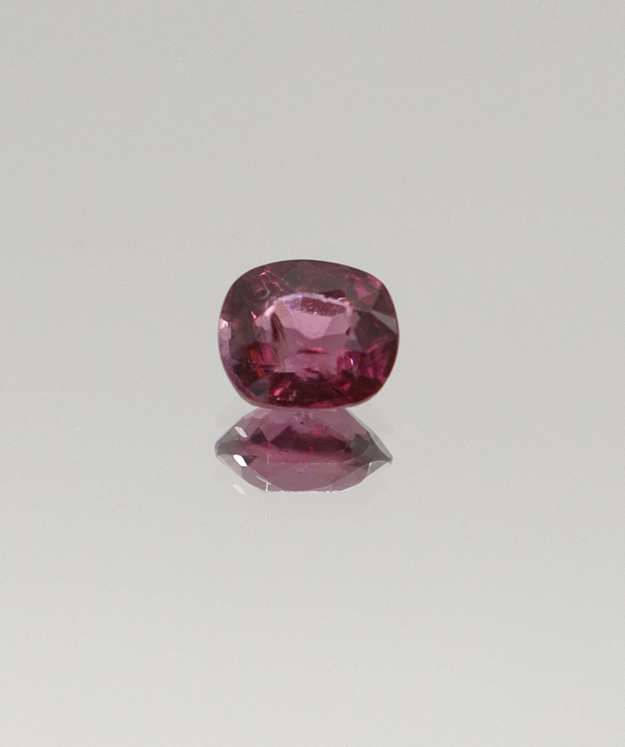 0.82ct Burma Red Spinel DXBS6629