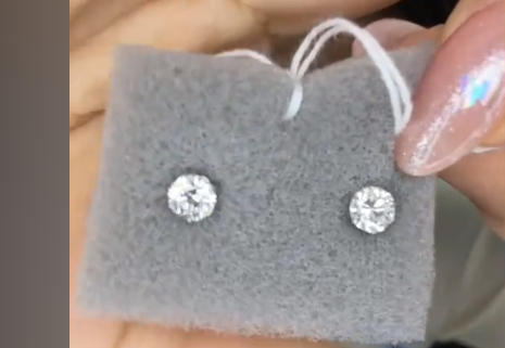 Pt900 diamond earrings 0.383 0.372 0.6g J1114AGY9K