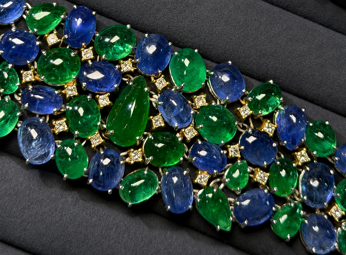 Tutti Frutti Bracelet in K18 / E1.62ct / S1.38ct / D2.6ct 8950