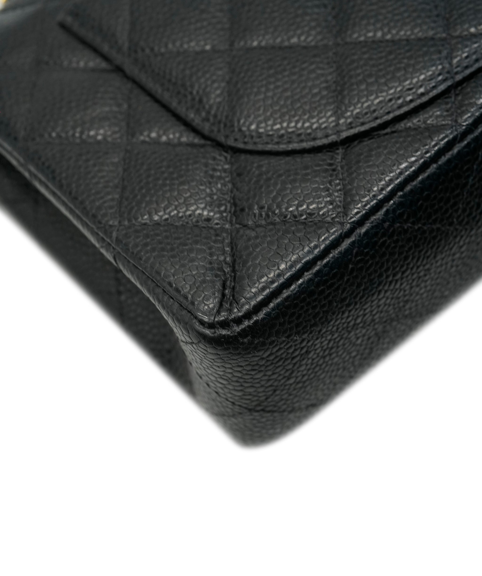 Chanel small black caviar vintage bag AKC0088