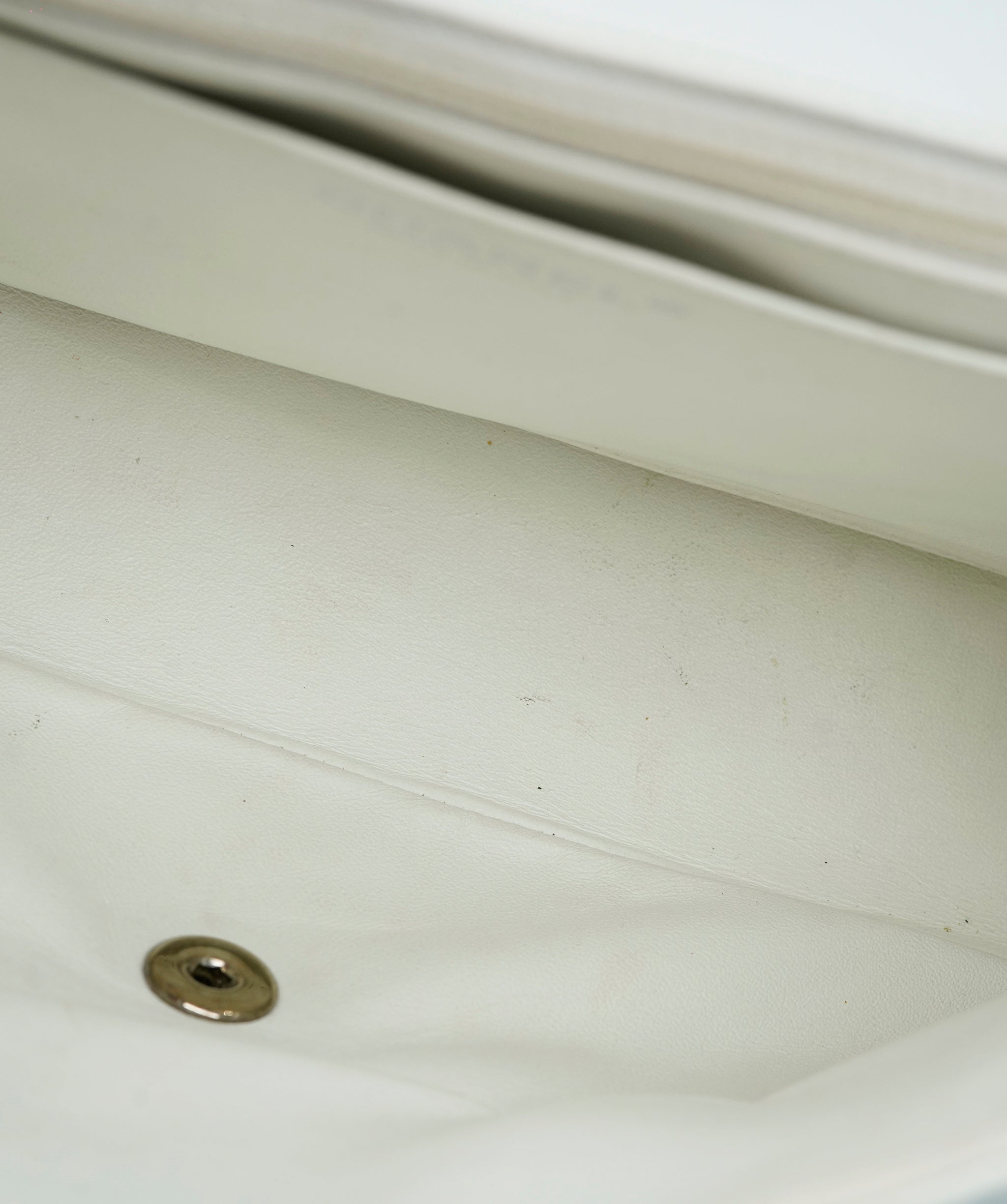 Chanel Maxi White Caviar With SHW Bag  ALC3564