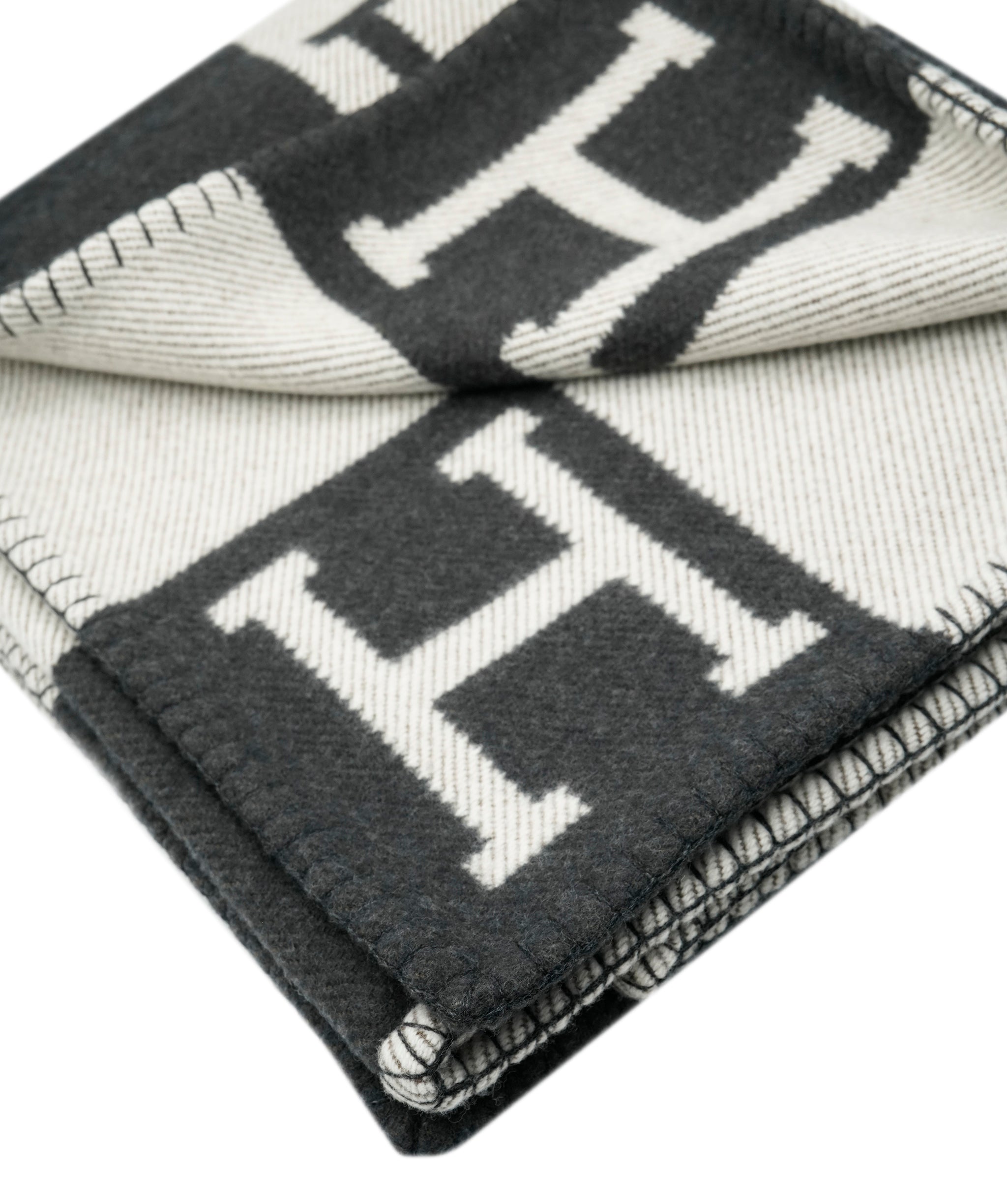 Hermès Avalon Blanket Gris Fonce 01AVA921 DBXM0078