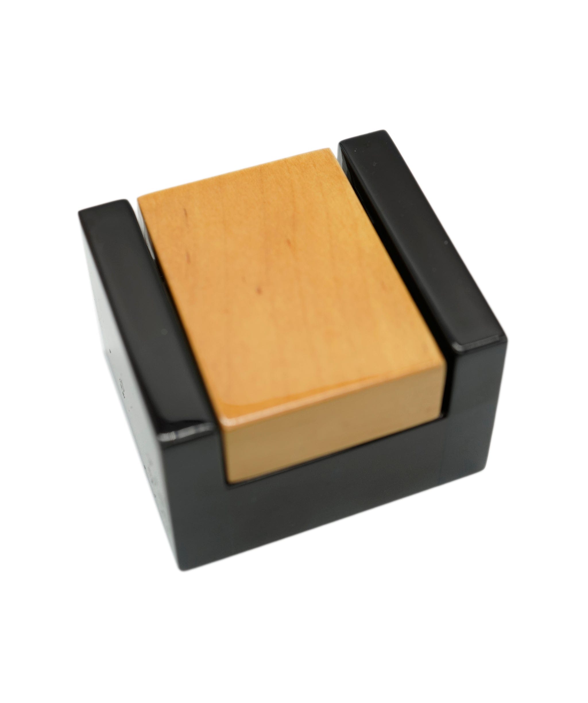 Luxury Promise Princess-cut diamond ring, apx 0.90ct, mounted in platinum Estimated grading: SI1 / H AHC 1039