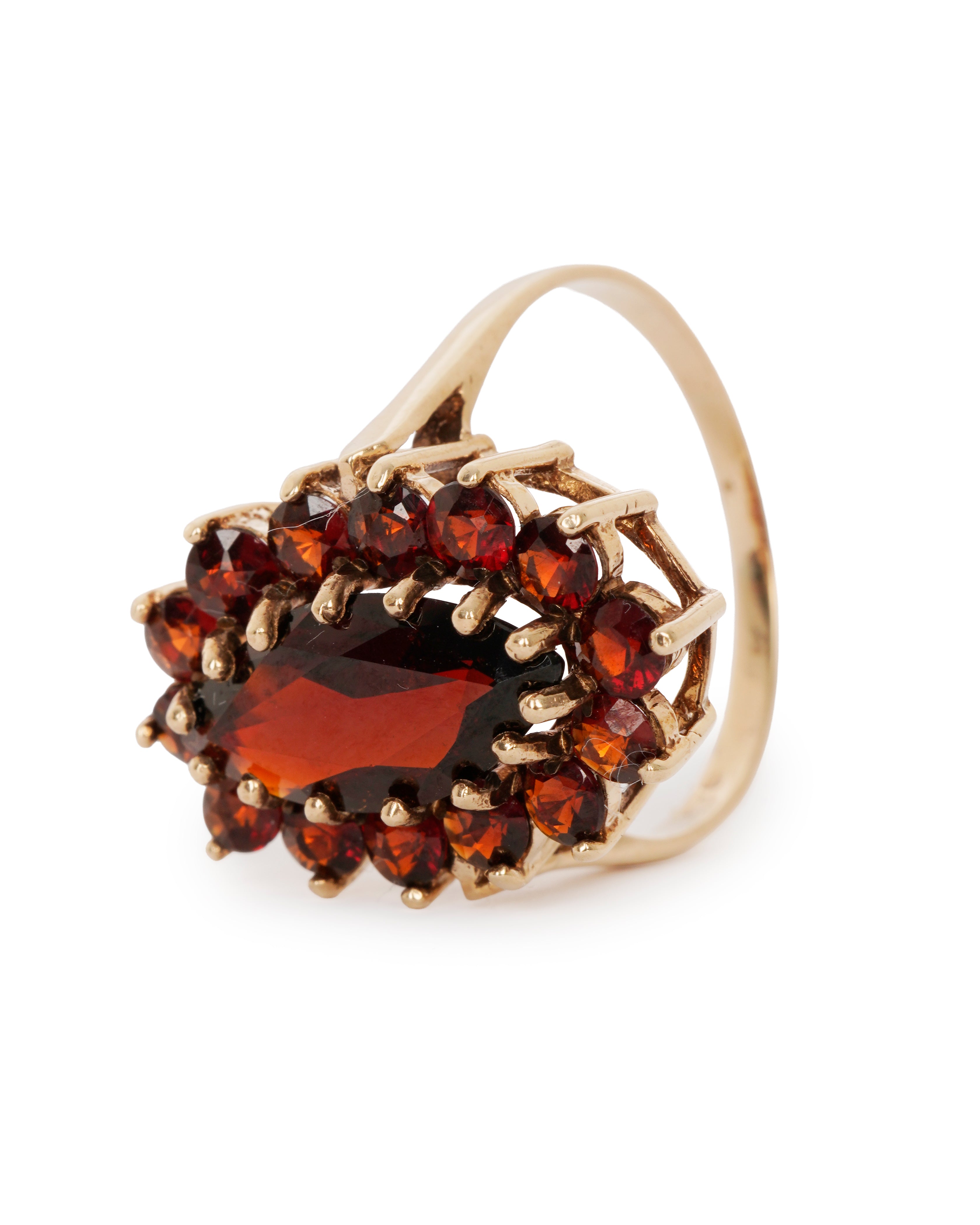 9 ct gold garnet cluster ring  ALTC0498