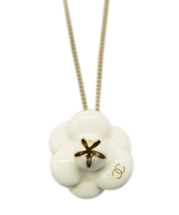 Chanel cream camellia flower pendant necklace - AJL0184