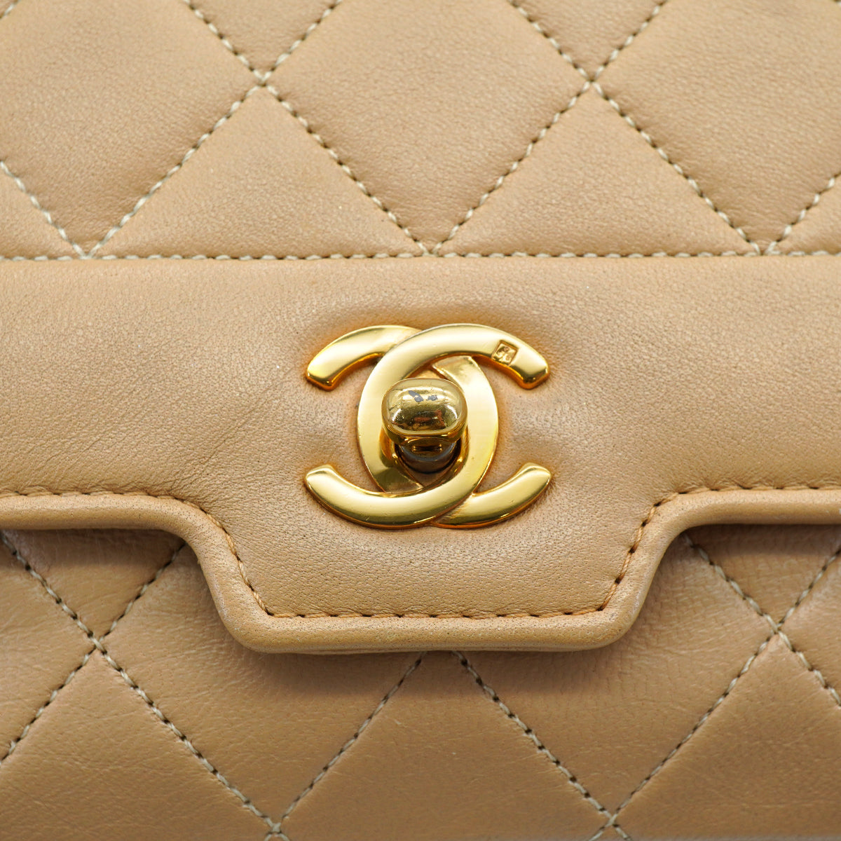 VINTAGE CHANEL MINI MATELASSE CHAIN SHOULDER BAG BEIGE LAMB SKIN GOLD HARDWARE 90333735