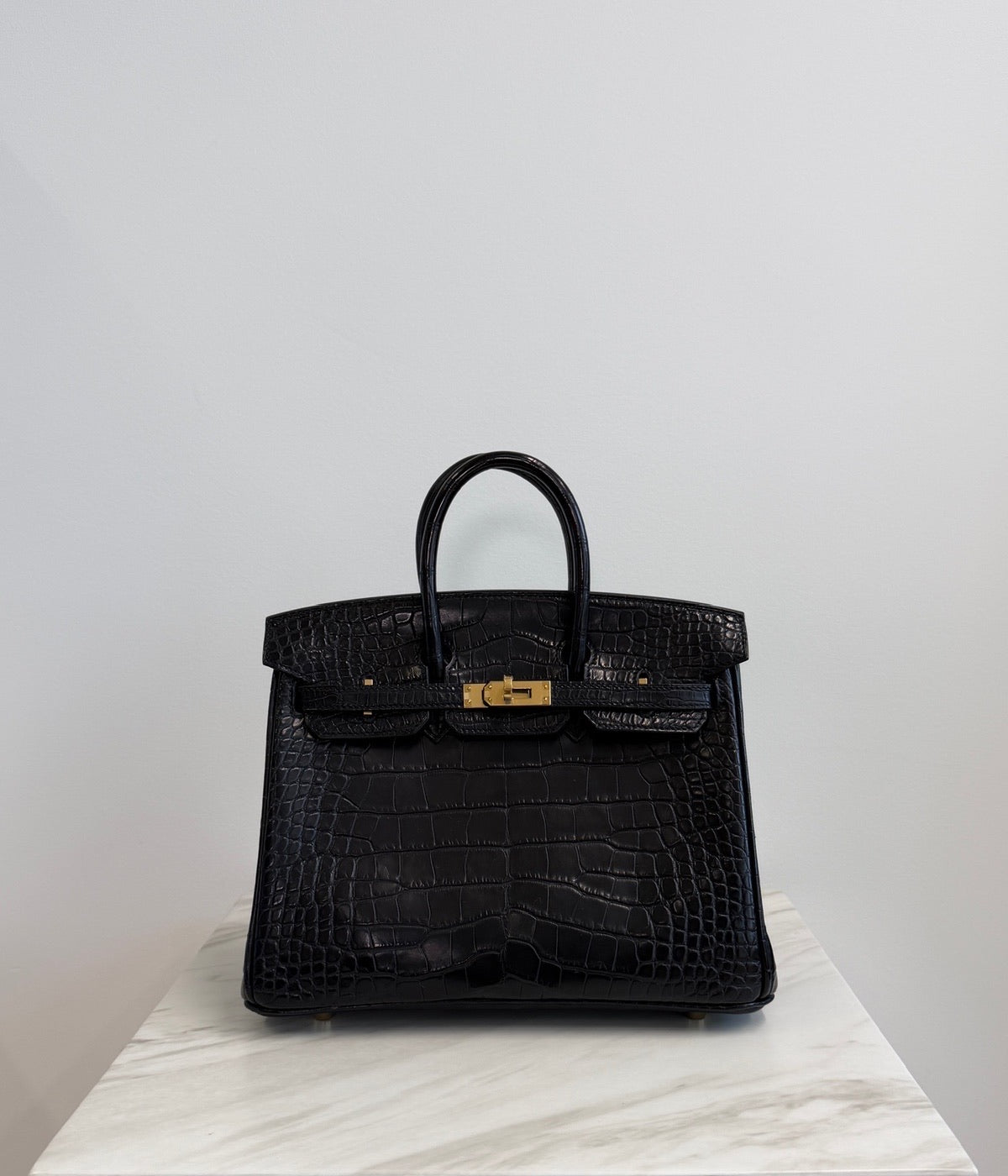 Hermès Birkin 25 Black Matt Alligator Noir Gold Hardware