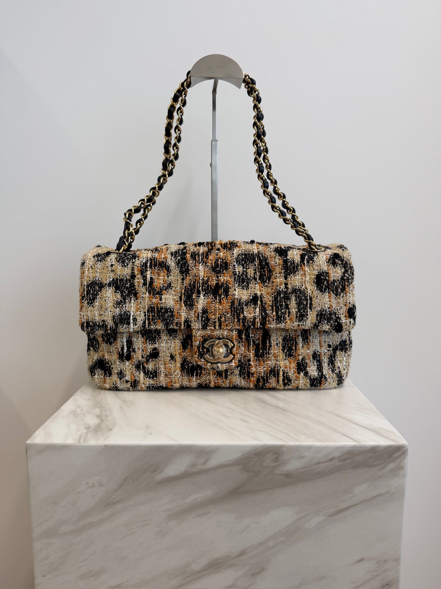 Chanel Maxi 32 Leopard Gold-Tone Metal