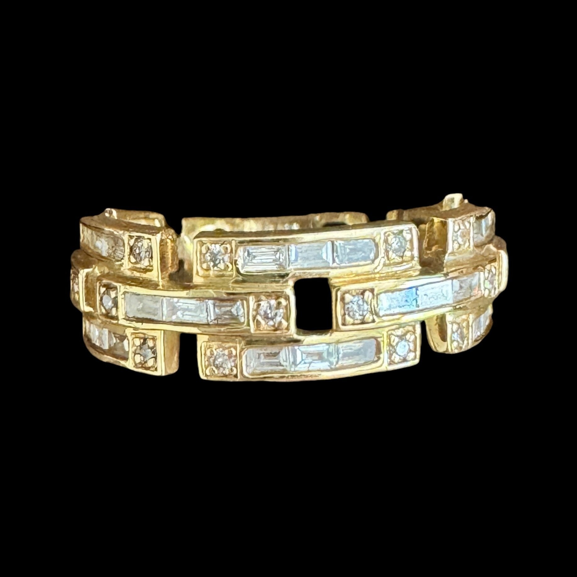 Natural Diamond Ring set in 18K Yellow Gold