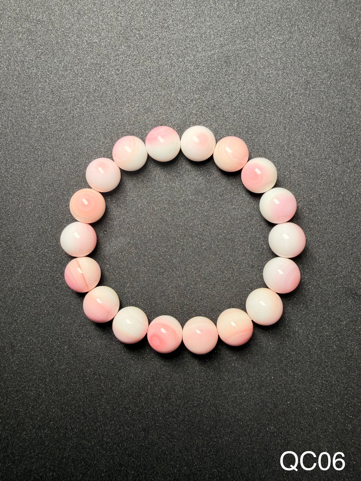10mm Queen Conch Shell Bracelet QC06