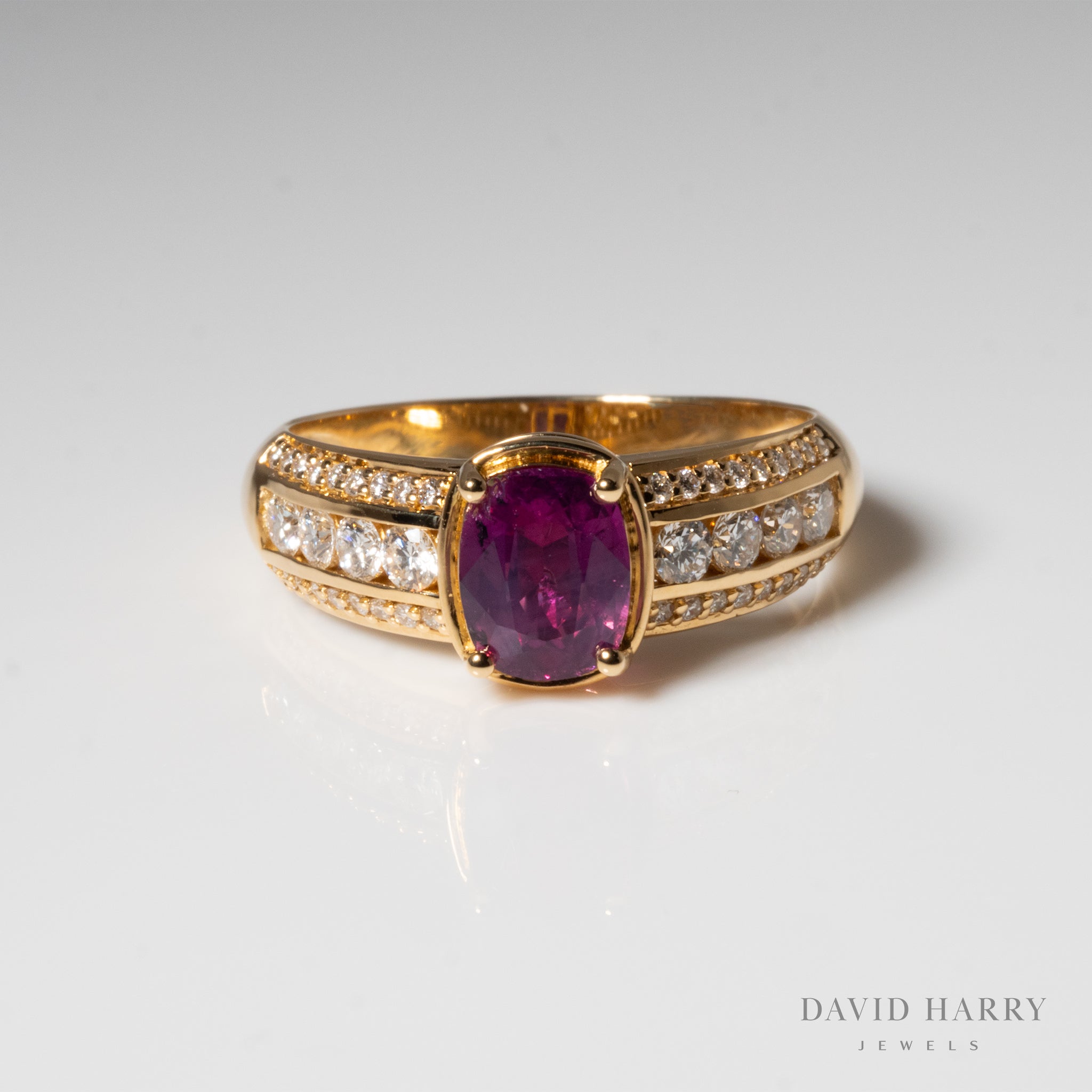 1.12ct Kashmir Purple Sapphire and 0.38ct Diamond 18K Gold Ring