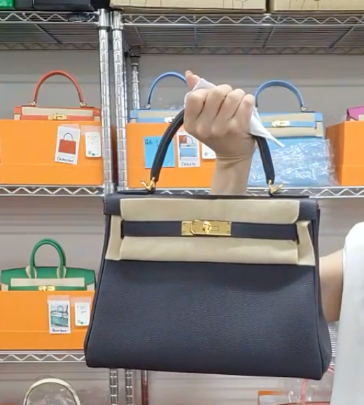 **Hermes Kelly 28 Caban Togo GHW #B SKCB-105899