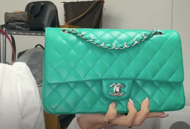CHANEL A01112 Lamb Green SV Corner Repainted Matelasse 25 W Flap B1107N664G