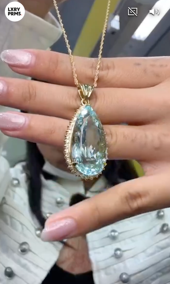 Aquamarine Diamond Pendant Necklace in 18K / A31.50ct / D1.03ct 5174 JJC0876