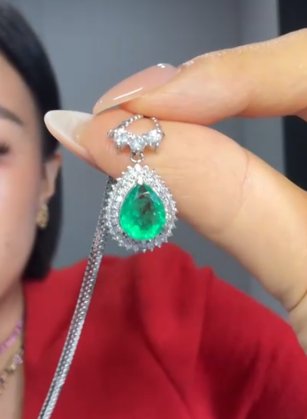 Pt850 Emerald Necklace J0512XHL7B