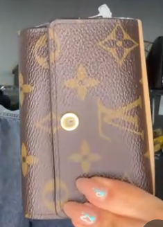 LOUIS VUITTON Mulitcles 6 M62630 B0515DUMNN