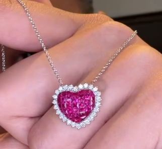 Heart Necklace in 18K - R1.50ct / D0.35ct  1029381 JJC6667