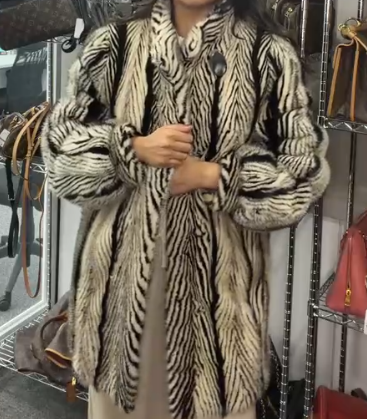 Fur Coat Model 2 9926062400170