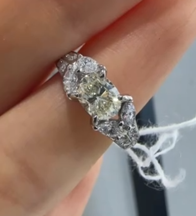 Pt900 Diamond Ring J0601C2G3Z