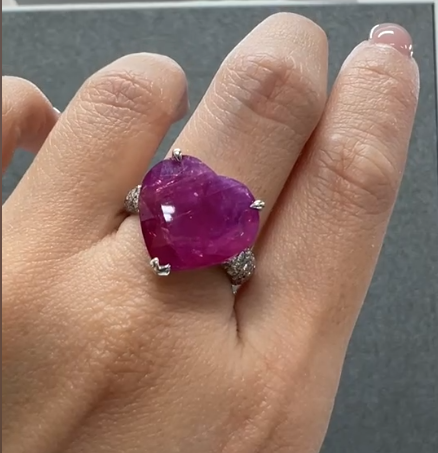 PT900 NO HEAT Purplish Red Ruby RING JM1699