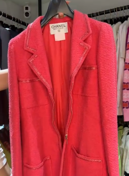 CHANEL VINTAGE BARBIE 1995 RED BLAZER 40 FT102345