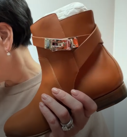 42. Hermes Ankle Brown Boots Kelly Buckle Phw - 37