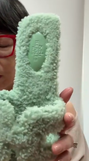 83. Hermes Oran Slipper Green Fur - 37.5