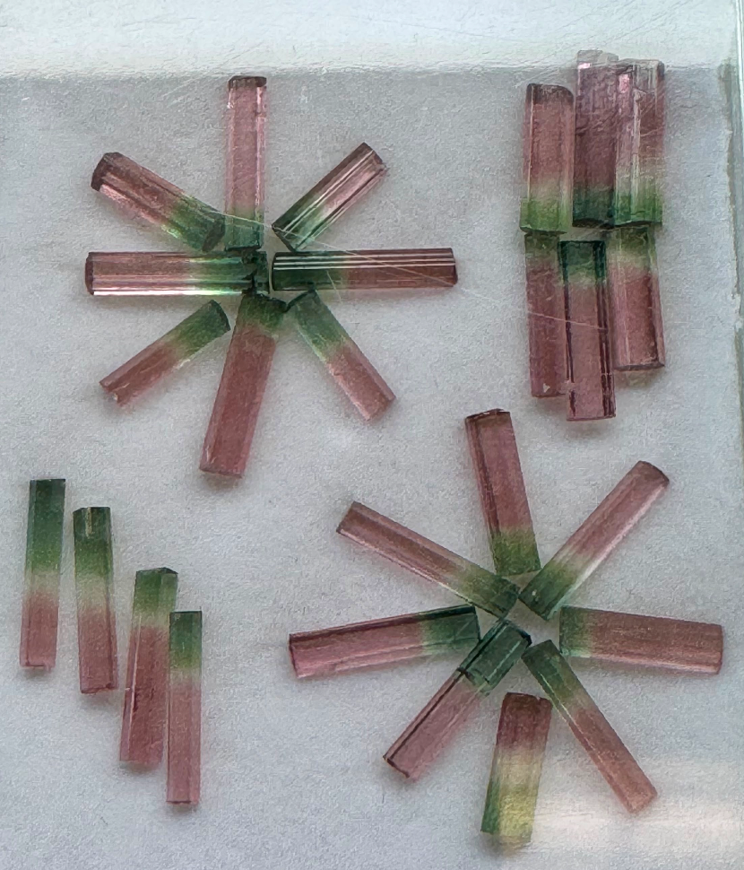 12.11CT ROUGH BICOLOR TOURMALINE SET DXBCS6213