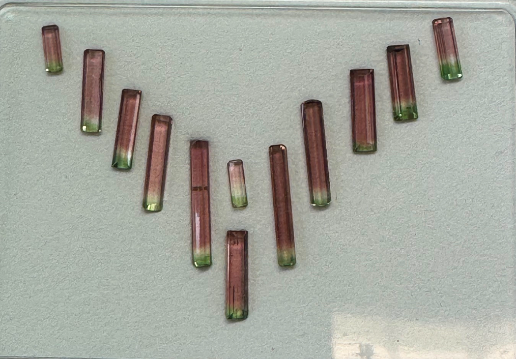 10.55CT LAYOUT BICOLOR TOURMALINE SET DXBCS6220